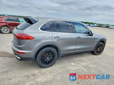 Trzecie zdjęcie samochodu z tyłu: 2015 PORSCHE CAYENNE S HYBRID VIN:WP1AE2A2XFLA53845 - miniatura
