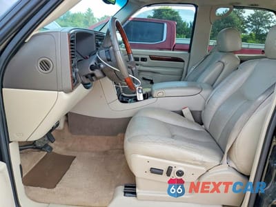 Zdjęcie 7 z 13 samochodu: 2002 CADILLAC ESCALADE LUXURY VIN:1GYEK63N02R101817 - miniatura