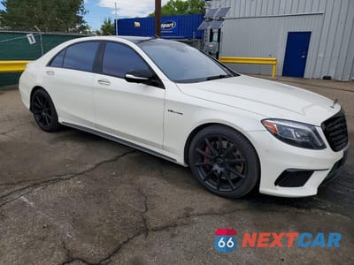 Czwarte zdjęcie samochodu z boku: 2015 MERCEDES-BENZ S 63 AMG VIN:WDDUG7JB3FA140428 - miniatura