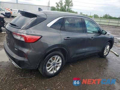 Trzecie zdjęcie samochodu z tyłu: 2020 FORD ESCAPE SE VIN:1FMCU9G66LUC30134 - miniatura