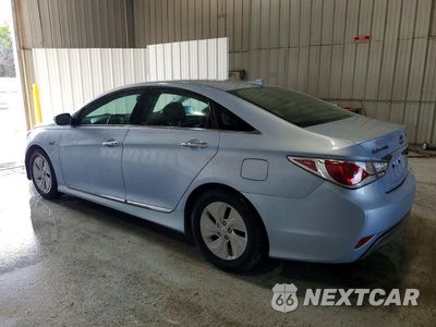Drugie zdjęcie samochodu z przodu: 2015 HYUNDAI SONATA HYBRID BASE VIN:KMHEC4A43FA134912 - miniatura
