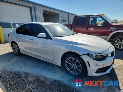 Czwarte zdjęcie samochodu z boku: 2016 BMW 320 XI VIN:WBA8E5G58GNU19274 - miniatura