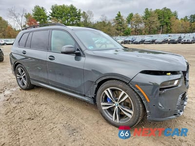 Czwarte zdjęcie samochodu z boku: 2026 BMW X7 XDRIVE40I VIN:5UX23EM04T9036909 - miniatura