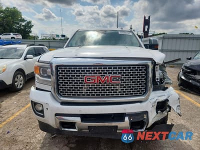 Piąte zdjęcie samochodu w środku: 2016 GMC SIERRA K2500 DENALI VIN:1GT12UE89GF223469 - miniatura