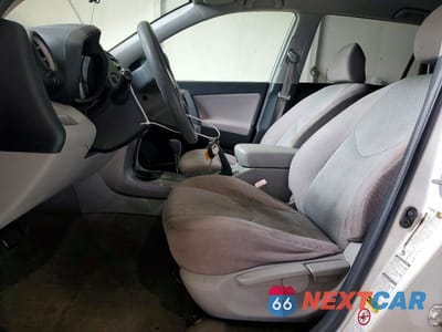 Zdjęcie 7 z 12 samochodu: 2006 TOYOTA RAV4 BASE VIN:JTMBD33V865020336 - miniatura