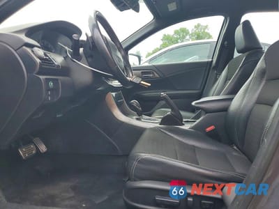 Zdjęcie 7 z 12 samochodu: 2017 HONDA ACCORD SPORT VIN:1HGCR2F60HA110127 - miniatura