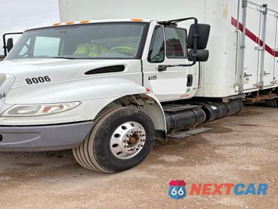 2005 INTERNATIONAL 4000 4400 1HTMKAAN55H126569 - główne zdjęcie licytacji z USA - miniatura