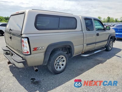 Trzecie zdjęcie samochodu z tyłu: 2004 CHEVROLET SILVERADO K1500 VIN:1GCEK19T14E214619 - miniatura