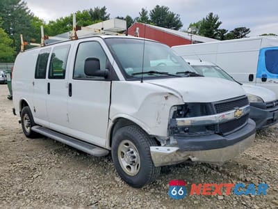 Czwarte zdjęcie samochodu z boku: 2018 CHEVROLET EXPRESS G2 - DELIVERY VAN VIN:1GCWGAFGXJ1907026 - miniatura