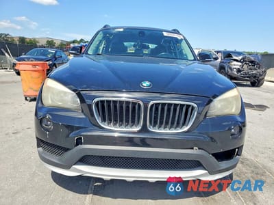 Piąte zdjęcie samochodu w środku: 2015 BMW X1 SDRIVE28I VIN:WBAVM1C52FV314409 - miniatura