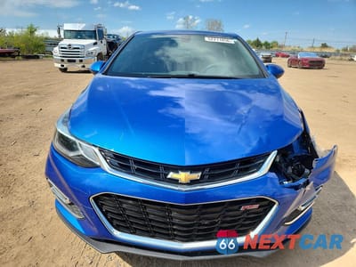 Piąte zdjęcie samochodu w środku: 2017 CHEVROLET CRUZE LT VIN:3G1BE6SM5HS550594 - miniatura