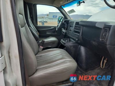 Zdjęcie 10 z 12 samochodu: 2011 GMC SAVANA G2500 VIN:1GTW7FCG1B1100350 - miniatura