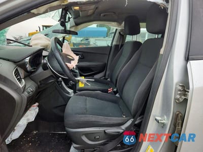 Zdjęcie 7 z 13 samochodu: 2018 CHEVROLET TRAX LS VIN:3GNCJKSB9JL370699 - miniatura