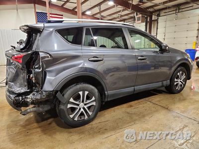 Trzecie zdjęcie samochodu z tyłu: 2016 TOYOTA RAV4 LE VIN:JTMBFREV6GD181852 - miniatura