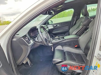 Zdjęcie 7 z 12 samochodu: 2019 VOLVO S60 T8 R-DESIGN VIN:7JRBR0FM2KG014177 - miniatura