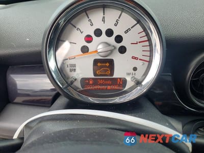 Zdjęcie 9 z 12 samochodu: 2008 MINI COOPER VIN:WMWMF335X8TT67133 - miniatura