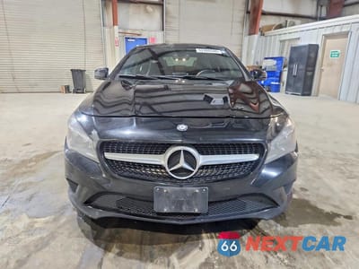 Piąte zdjęcie samochodu w środku: 2014 MERCEDES-BENZ CLA 250 VIN:WDDSJ4EB1EN040451 - miniatura