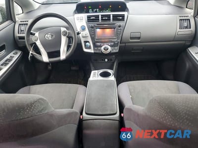 Zdjęcie 8 z 12 samochodu: 2014 TOYOTA PRIUS V THREE VIN:JTDZN3EU8EJ011447 - miniatura