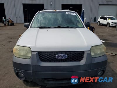 Piąte zdjęcie samochodu w środku: 2005 FORD ESCAPE HEV VIN:1FMCU96HX5KE18141 - miniatura