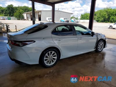 Trzecie zdjęcie samochodu z tyłu: 2023 TOYOTA CAMRY LE VIN:4T1C11AK6PU157062 - miniatura