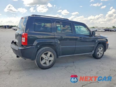 Trzecie zdjęcie samochodu z tyłu: 2010 JEEP PATRIOT SPORT VIN:1J4NT1GB6AD672398 - miniatura