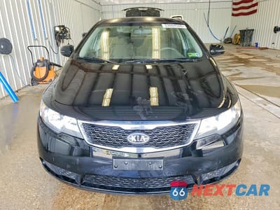 Piąte zdjęcie samochodu w środku: 2012 KIA FORTE EX VIN:KNAFU4A20C5636427 - miniatura
