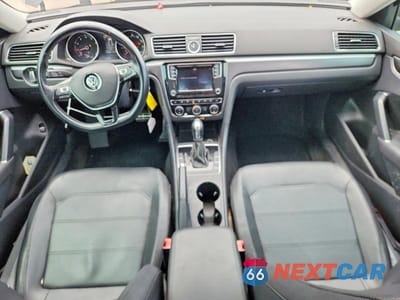 Zdjęcie 8 z 12 samochodu: 2017 VOLKSWAGEN PASSAT R-LINE VIN:1VWDT7A32HC052456 - miniatura