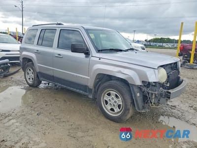 Czwarte zdjęcie samochodu z boku: 2015 JEEP PATRIOT SPORT VIN:1C4NJPBA1FD280658 - miniatura