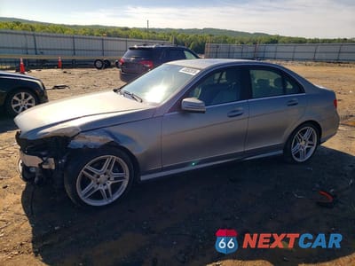 2013 MERCEDES-BENZ C 250 WDDGF4HB3DA848762 - główne zdjęcie licytacji z USA - miniatura
