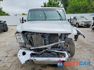 Piąte zdjęcie samochodu w środku: 2013 NISSAN NV 3500 HD S VIN:5BZAF0AAXDN202654 - miniatura