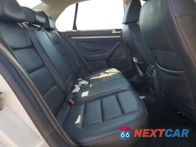 Zdjęcie 10 z 12 samochodu: 2010 VOLKSWAGEN JETTA SE VIN:3VWRZ7AJ0AM123953 - miniatura