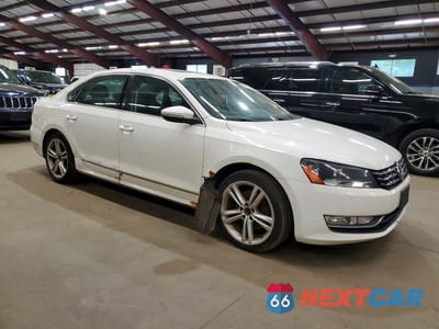 Czwarte zdjęcie samochodu z boku: 2012 VOLKSWAGEN PASSAT SEL VIN:1VWCM7A35CC083850 - miniatura