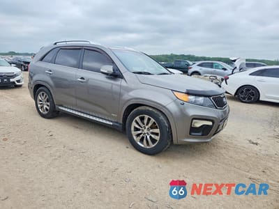 Czwarte zdjęcie samochodu z boku: 2012 KIA SORENTO SX VIN:5XYKWDA23CG288836 - miniatura