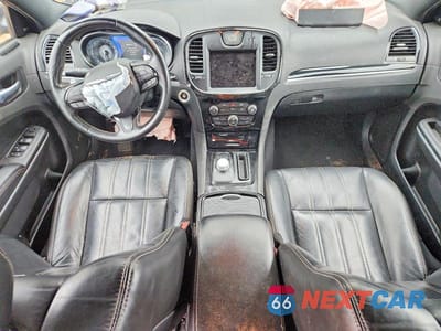 Zdjęcie 8 z 13 samochodu: 2021 CHRYSLER 300 S VIN:2C3CCABG8MH626437 - miniatura