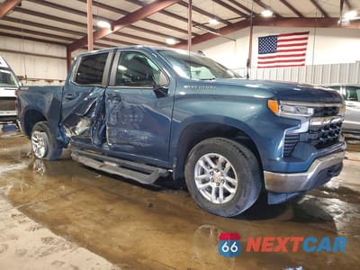 Czwarte zdjęcie samochodu z boku: 2024 CHEVROLET SILVERADO K1500 LT VIN:3GCPDDEK0RG226195 - miniatura