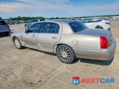 Drugie zdjęcie samochodu z przodu: 2003 LINCOLN TOWN CAR SIGNATURE VIN:1LNHM82W73Y617873 - miniatura