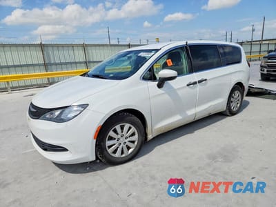 2020 CHRYSLER VOYAGER L 2C4RC1AG1LR126085 - główne zdjęcie licytacji z USA - miniatura