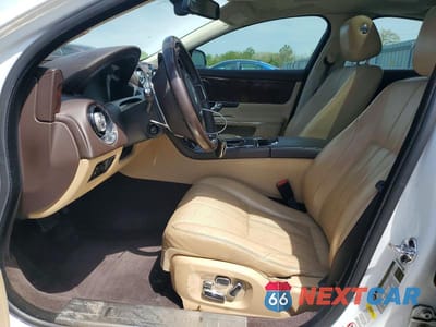 Zdjęcie 7 z 12 samochodu: 2011 JAGUAR XJ VIN:SAJWA1CB1BLV14386 - miniatura