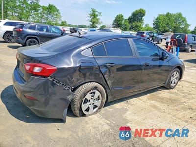 Trzecie zdjęcie samochodu z tyłu: 2018 CHEVROLET CRUZE LS VIN:1G1BC5SM2J7203969 - miniatura