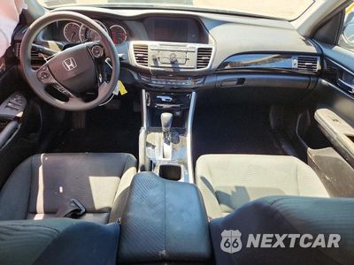 Zdjęcie 8 z 13 samochodu: 2017 HONDA ACCORD LX VIN:1HGCR2F3XHA134733 - miniatura