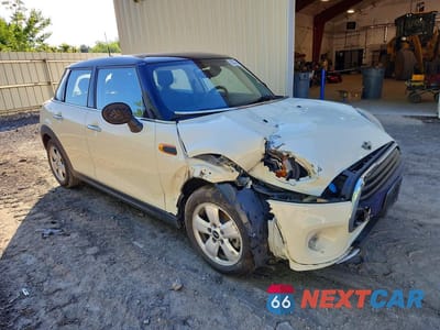 Czwarte zdjęcie samochodu z boku: 2018 MINI COOPER VIN:WMWXU1C59J2F80578 - miniatura