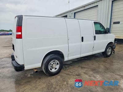 Trzecie zdjęcie samochodu z tyłu: 2021 CHEVROLET EXPRESS 25 VIN:1GCWGAFP6M1162716 - miniatura
