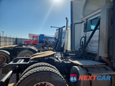 Zdjęcie 6 z 10 samochodu: 2018 INTERNATIONAL LT625 SEMI TRUCK VIN:1HSDYAPR4JH698255 - miniatura
