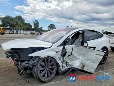 2018 TESLA MODEL X 5YJXCBE26JF137362 - główne zdjęcie licytacji z USA - miniatura