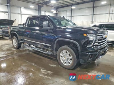 Czwarte zdjęcie samochodu z boku: 2024 CHEVROLET SILVERADO K3500 HIGH COUNTRY VIN:2GC4YVEY4R1175729 - miniatura