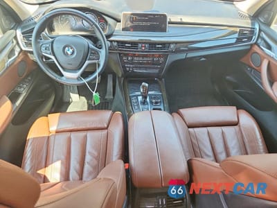 Zdjęcie 8 z 13 samochodu: 2015 BMW X5 XDRIVE50I VIN:5UXKR6C55F0J78096 - miniatura