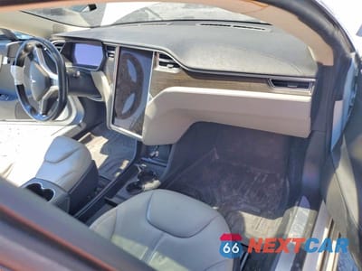 Zdjęcie 8 z 12 samochodu: 2014 TESLA MODEL S VIN:5YJSA1S13EFP65505 - miniatura