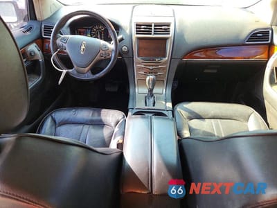 Zdjęcie 8 z 13 samochodu: 2012 LINCOLN MKX VIN:2LMDJ8JK1CBL14711 - miniatura