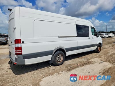 Trzecie zdjęcie samochodu z tyłu: 2017 MERCEDES-BENZ SPRINTER 2500 VIN:WD3PE8CD7HP559099 - miniatura