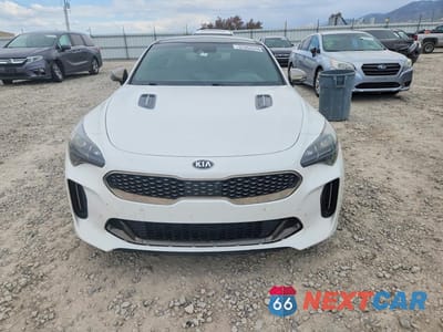 Piąte zdjęcie samochodu w środku: 2019 KIA STINGER GT2 VIN:KNAE55LC6K6061604 - miniatura